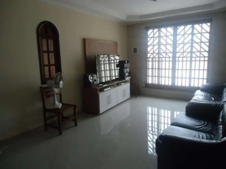 Sobrado com 3 quartos à venda, 200m2 em Vila Pereira Barreto, São Paulo - SP - imagem 3 Foto 3 de Sobrado com 3 quartos à venda, 200m2 em Vila Pereira Barreto, São Paulo - SP