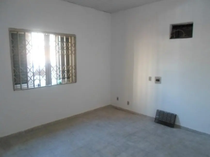 Foto 2 de Casa com 5 quartos para alugar, 230m2 em Vila Pereira Barreto, São Paulo - SP