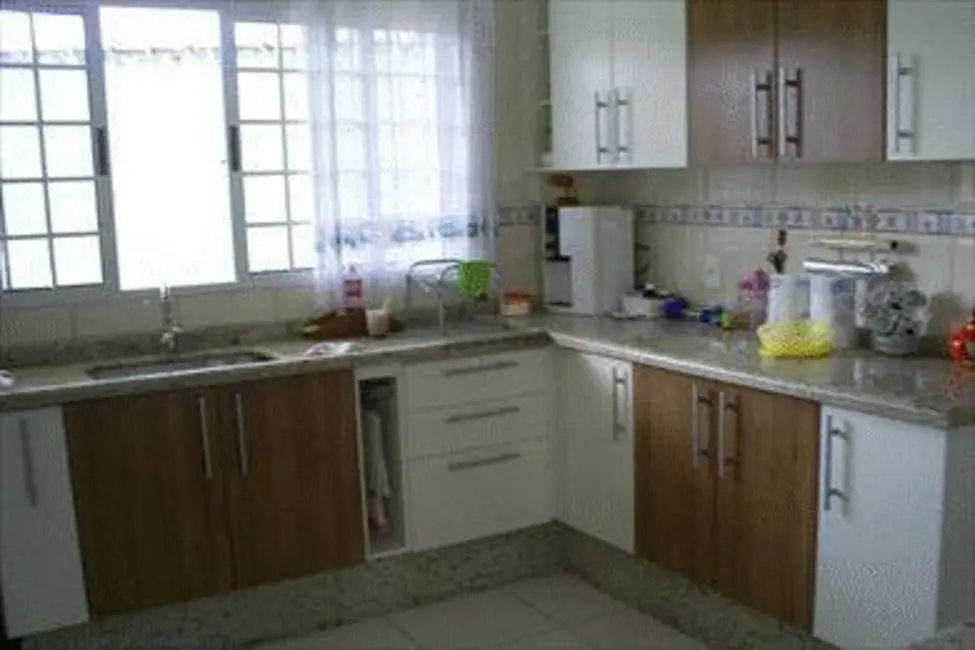 Sobrado com 3 quartos à venda, 272m2 em Vila Cruz das Almas, São Paulo - SP - imagem 4 Foto 4 de Sobrado com 3 quartos à venda, 272m2 em Vila Cruz das Almas, São Paulo - SP