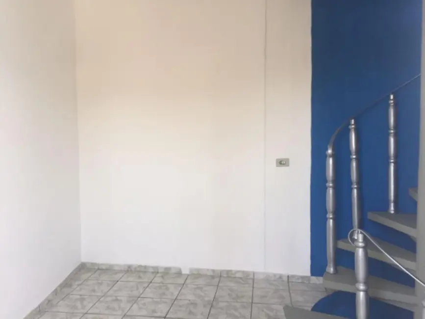 Foto 2 de Sobrado com 2 quartos à venda, 60m2 em Vila Zat, São Paulo - SP