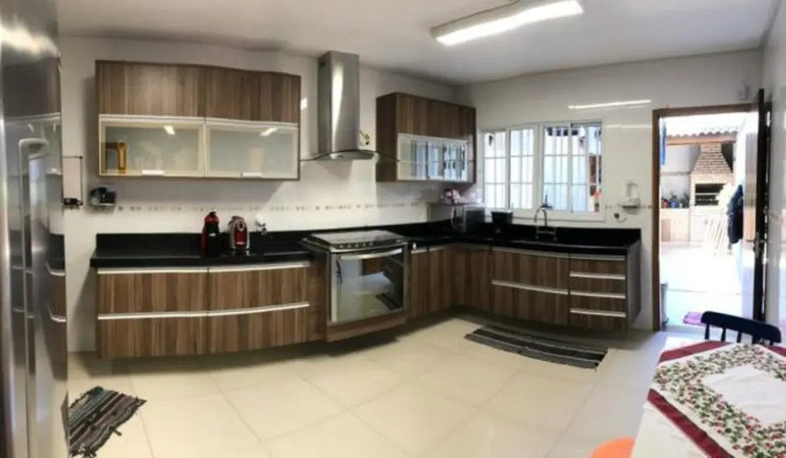 Sobrado com 3 quartos à venda, 207m2 em Parque São Domingos, São Paulo - SP - imagem 4 Foto 4 de Sobrado com 3 quartos à venda, 207m2 em Parque São Domingos, São Paulo - SP