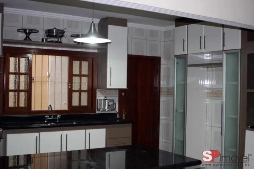 Sobrado com 3 quartos à venda, 180m2 em Parque São Domingos, São Paulo - SP - imagem 4 Foto 4 de Sobrado com 3 quartos à venda, 180m2 em Parque São Domingos, São Paulo - SP