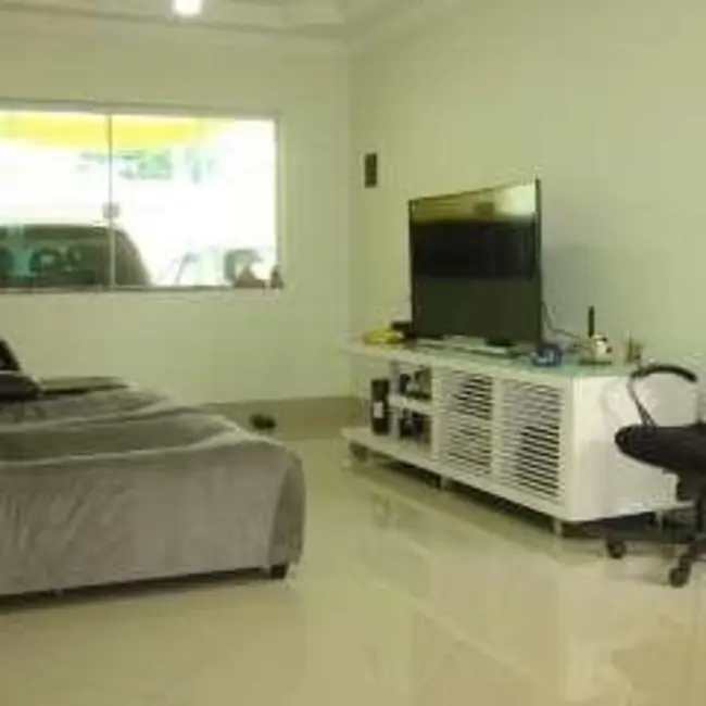 Foto 4 de Sobrado com 4 quartos para alugar, 200m2 em Vila Mangalot, São Paulo - SP