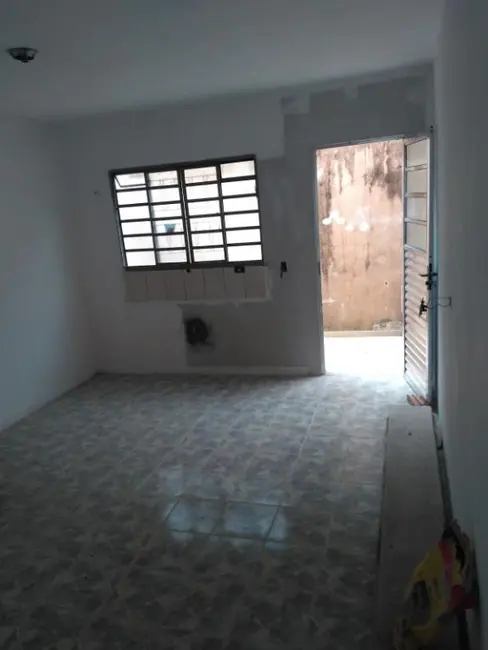 Foto 2 de Sobrado com 2 quartos para alugar, 70m2 em Vila Aurora, São Paulo - SP