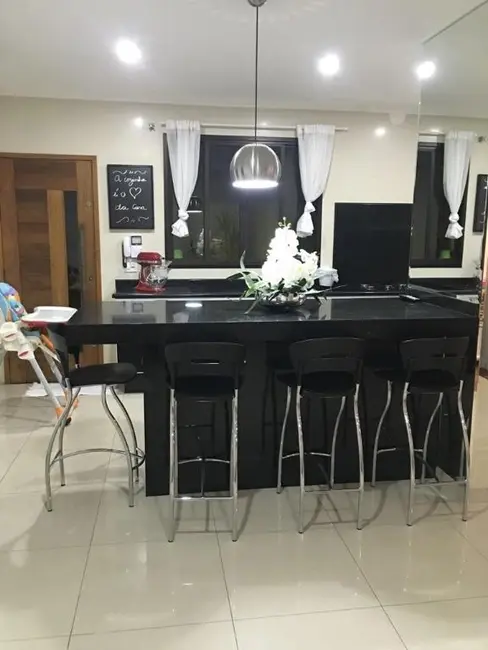 Foto 4 de Casa com 2 quartos à venda, 450m2 em Embu Das Artes - SP