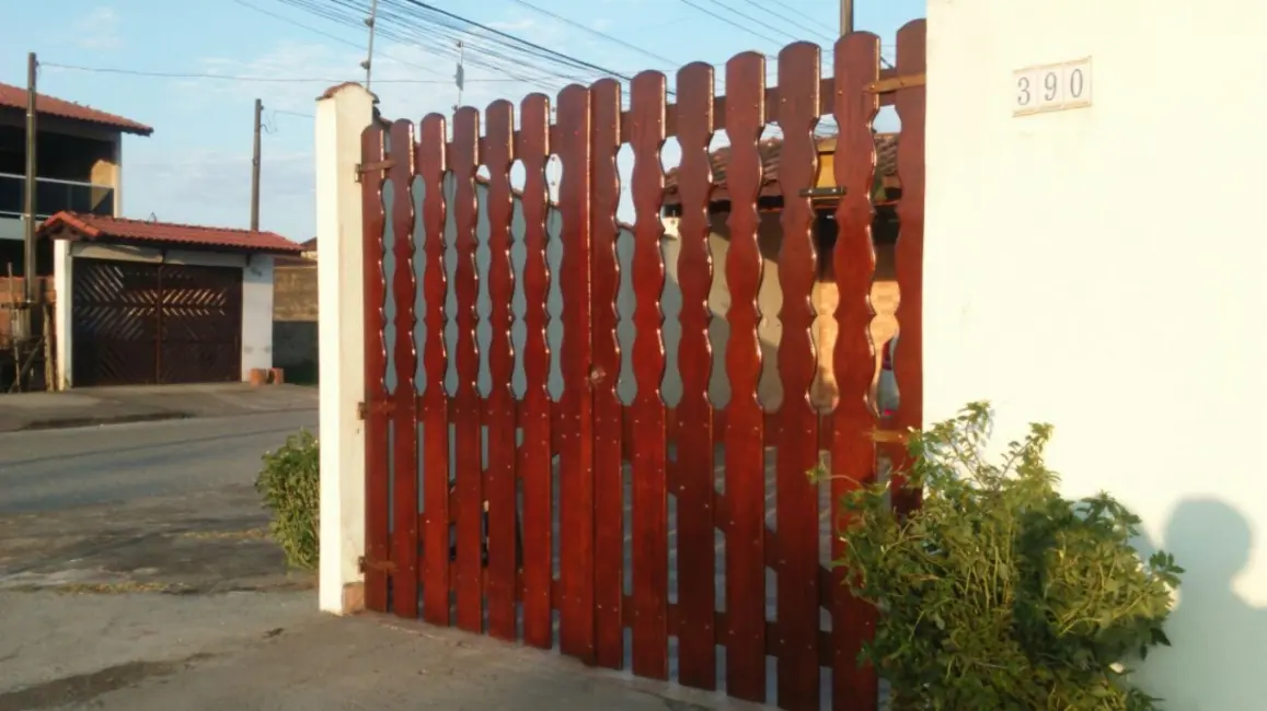 Foto 5 de Casa com 2 quartos à venda, 150m2 em Itanhaem - SP
