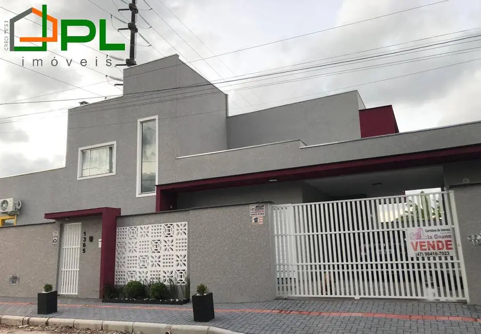 Foto 2 de Sobrado com 3 quartos à venda, 312m2 em Itapoa - SC