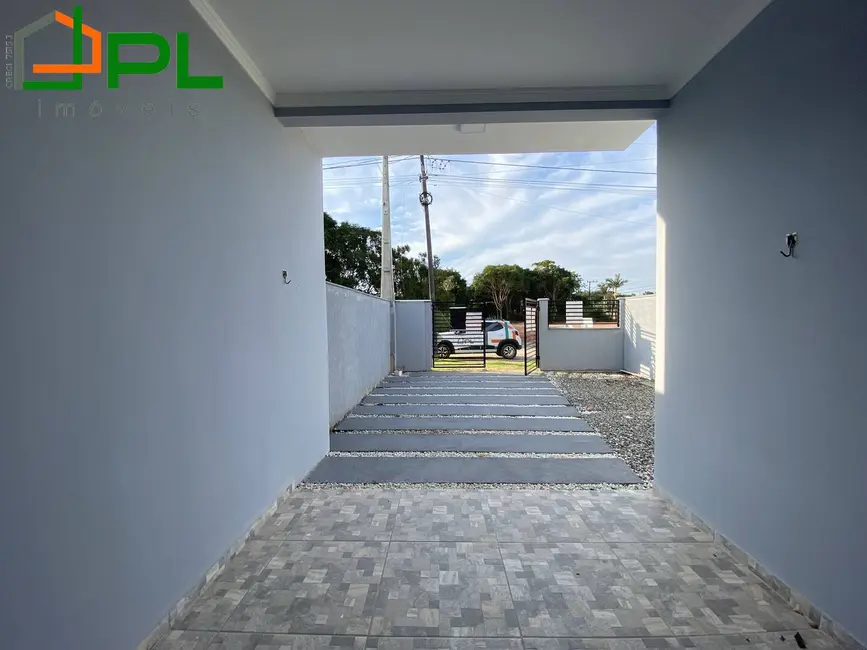 Foto 2 de Casa com 3 quartos à venda, 79m2 em Itapoa - SC