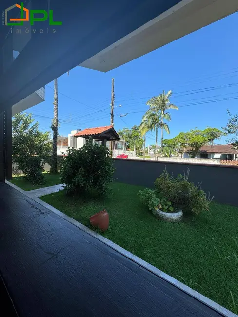 Foto 3 de Sobrado com 4 quartos à venda, 191m2 em Itapoa - SC