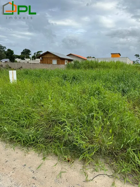 Foto 1 de Terreno / Lote à venda, 145m2 em Itapoa - SC