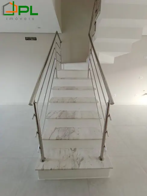 Foto 5 de Sobrado com 4 quartos à venda, 106m2 em Itapoa - SC