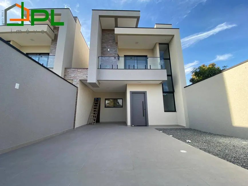 Foto 1 de Sobrado com 3 quartos à venda, 195m2 em Itapoa - SC