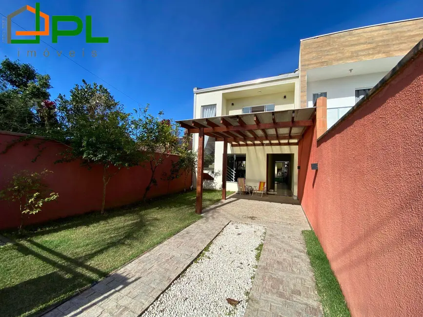 Foto 1 de Casa com 5 quartos à venda em Itapema do Norte, Itapoa - SC