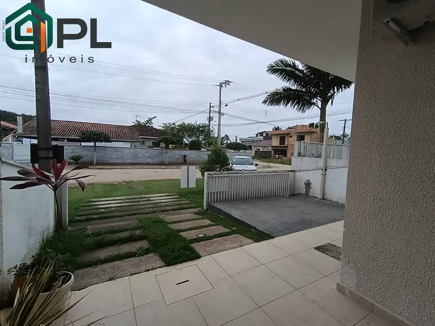 Foto 2 de Casa com 2 quartos à venda, 98m2 em Itapoa - SC