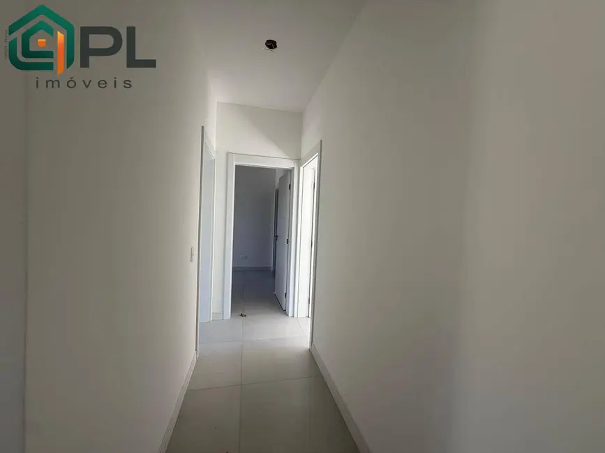 Sobrado com 3 quartos à venda, 168m2 em Itapoa - SC - imagem 3 Foto 3 de Sobrado com 3 quartos à venda, 168m2 em Itapoa - SC