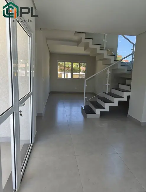 Sobrado com 5 quartos à venda, 185m2 em Itapoa - SC - imagem 5 Foto 5 de Sobrado com 5 quartos à venda, 185m2 em Itapoa - SC