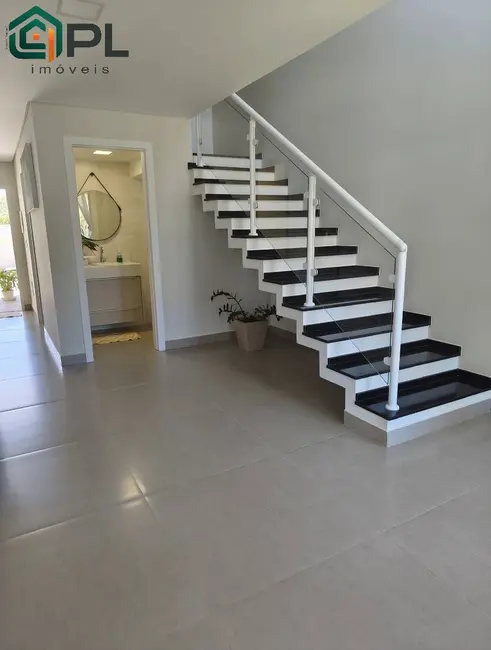 Foto 9 de Sobrado com 5 quartos à venda, 212m2 em Itapoa - SC