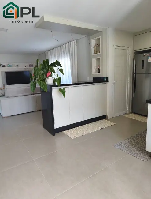 Foto 6 de Sobrado com 5 quartos à venda, 212m2 em Itapoa - SC