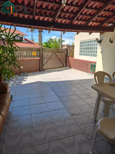 Sobrado com 3 quartos à venda em Itapoa - SC - imagem 4 Foto 4 de Sobrado com 3 quartos à venda em Itapoa - SC