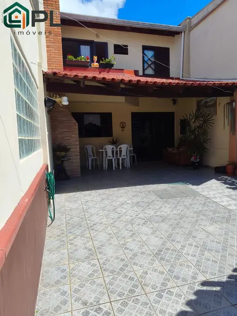Sobrado com 3 quartos à venda em Itapoa - SC - imagem 2 Foto 2 de Sobrado com 3 quartos à venda em Itapoa - SC