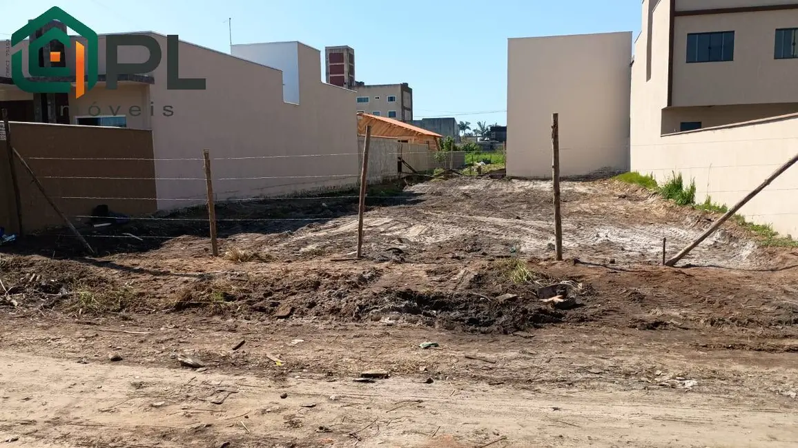 Foto 1 de Terreno / Lote à venda, 406m2 em Itapoa - SC