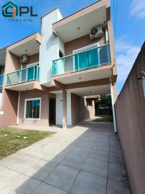 Foto 1 de Sobrado com 3 quartos à venda, 117m2 em Itapoa - SC