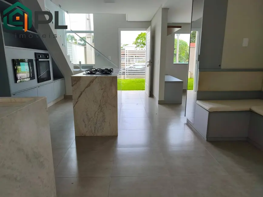 Foto 4 de Sobrado com 3 quartos à venda, 108m2 em Itapoa - SC