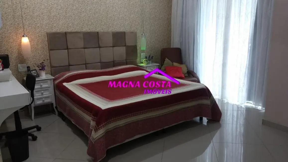 Casa com 4 quartos à venda, 429m2 em Vila Valqueire, Rio De Janeiro - RJ - imagem 9 Foto 9 de Casa com 4 quartos à venda, 429m2 em Vila Valqueire, Rio De Janeiro - RJ