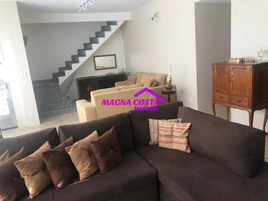 Casa com 6 quartos à venda, 400m2 em Vila Valqueire, Rio De Janeiro - RJ - imagem 4 Foto 4 de Casa com 6 quartos à venda, 400m2 em Vila Valqueire, Rio De Janeiro - RJ