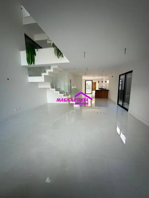 Casa com 4 quartos à venda, 350m2 em Barra da Tijuca, Rio De Janeiro - RJ - imagem 5 Foto 5 de Casa com 4 quartos à venda, 350m2 em Barra da Tijuca, Rio De Janeiro - RJ