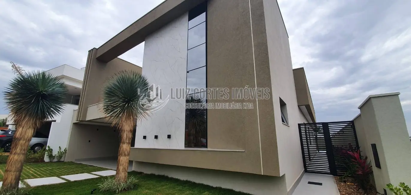 Foto 1 de Casa com 4 quartos à venda, 228m2 em Granja Marileusa, Uberlandia - MG