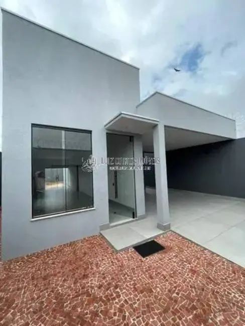 Foto 2 de Casa com 3 quartos à venda, 132m2 em Nossa Senhora das Graças, Uberlandia - MG