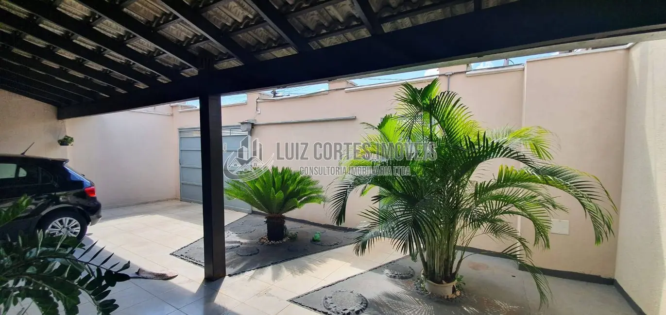 Foto 1 de Casa com 3 quartos à venda, 250m2 em Jardim Patrícia, Uberlandia - MG