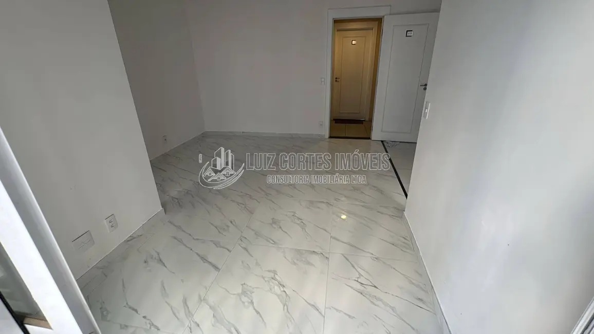 Foto 4 de Apartamento com 2 quartos à venda, 44m2 em Anil, Rio De Janeiro - RJ
