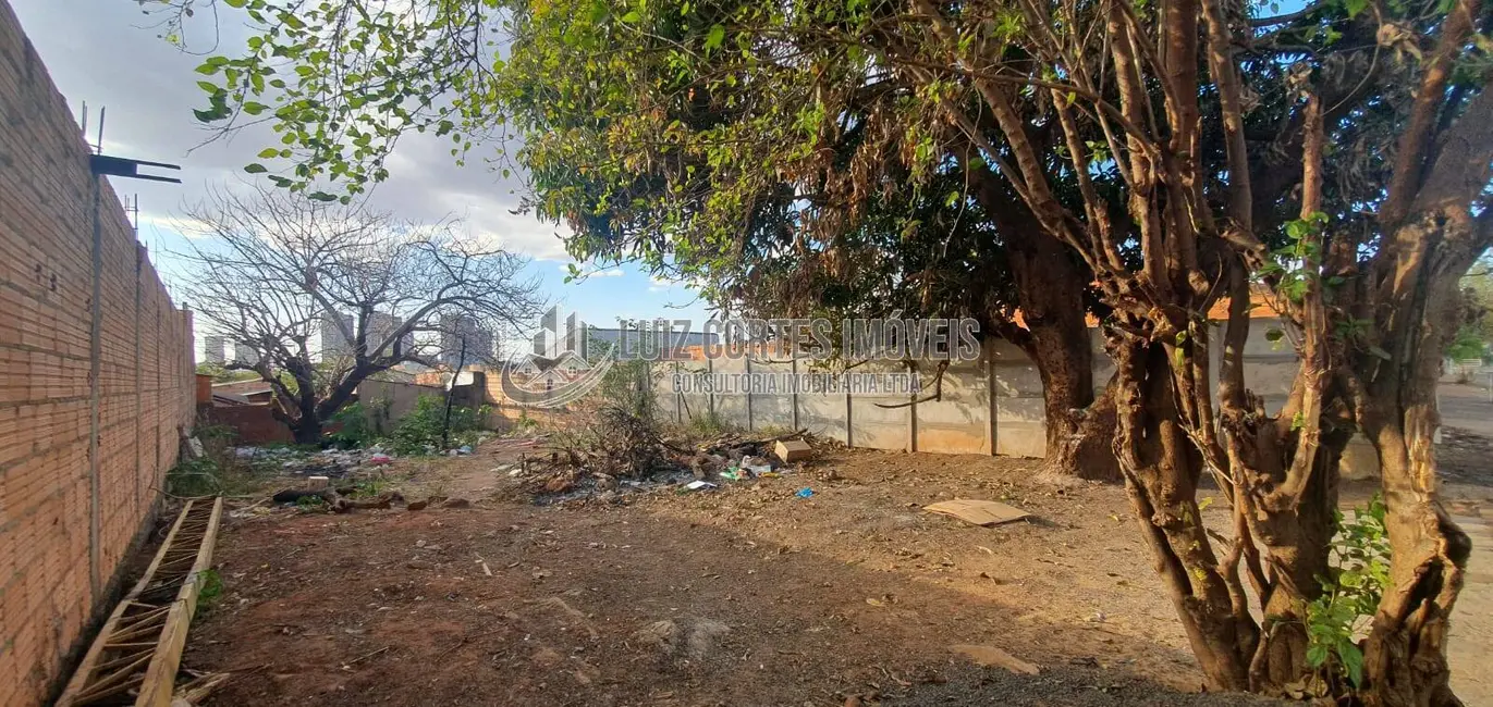 Foto 2 de Terreno / Lote à venda, 300m2 em Shopping Park, Uberlandia - MG