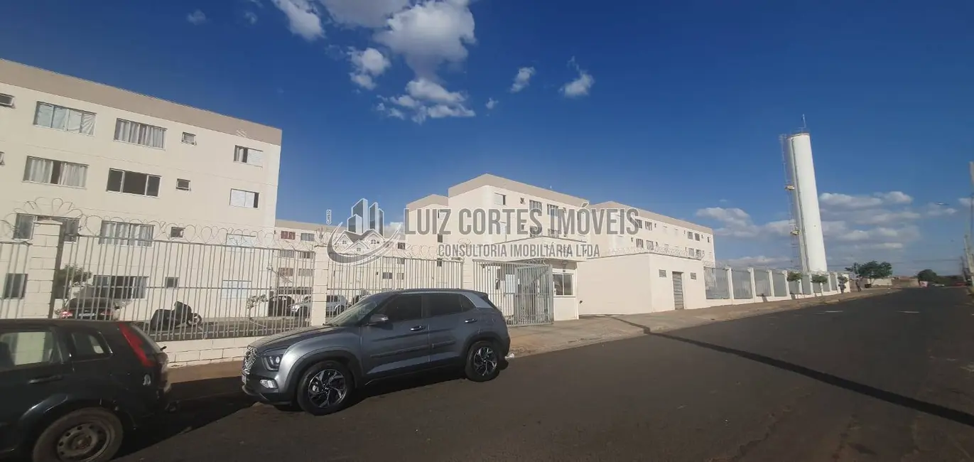 Foto 8 de Apartamento com 2 quartos à venda, 41m2 em Loteamento Residencial Pequis, Uberlandia - MG