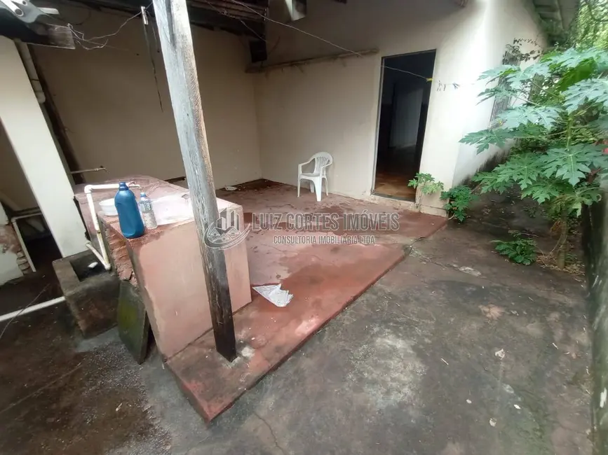Foto 5 de Casa com 4 quartos à venda, 300m2 em Tabajaras, Uberlandia - MG