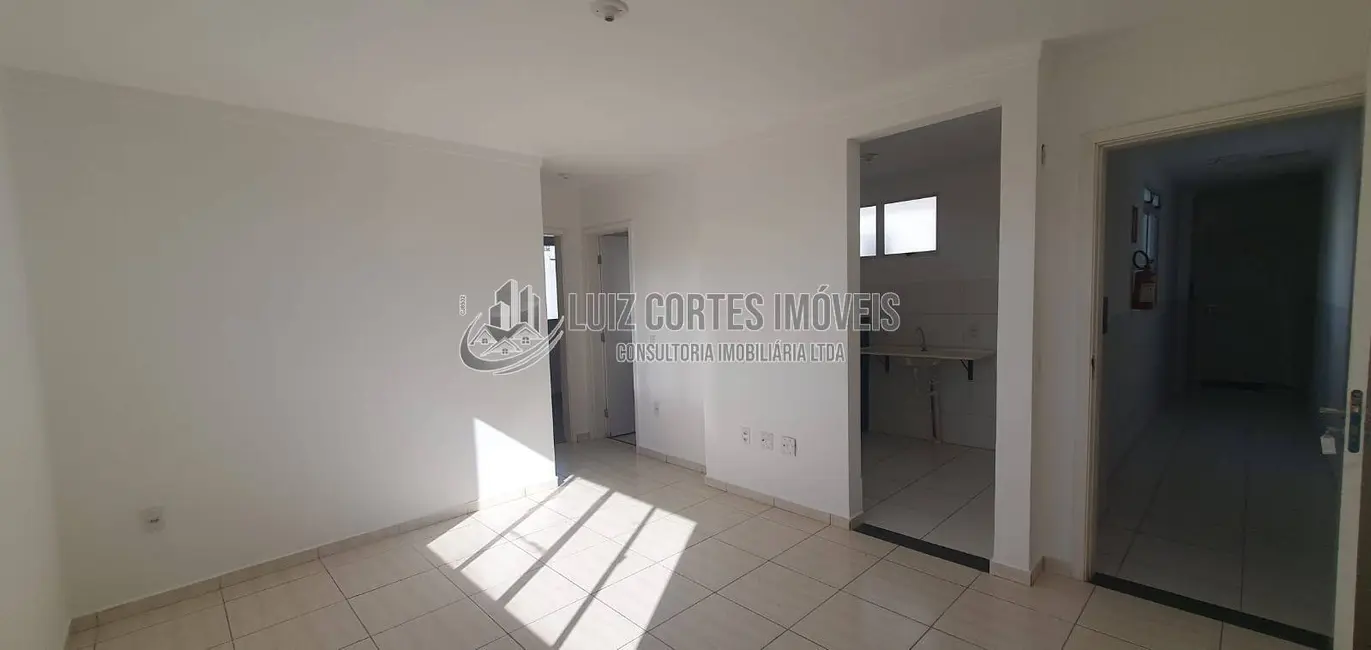 Foto 3 de Apartamento com 2 quartos à venda, 46m2 em Chácaras Tubalina e Quartel, Uberlandia - MG