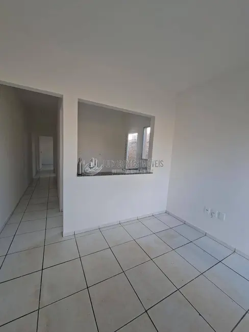 Foto 3 de Casa com 2 quartos à venda, 105m2 em Uberlandia - MG