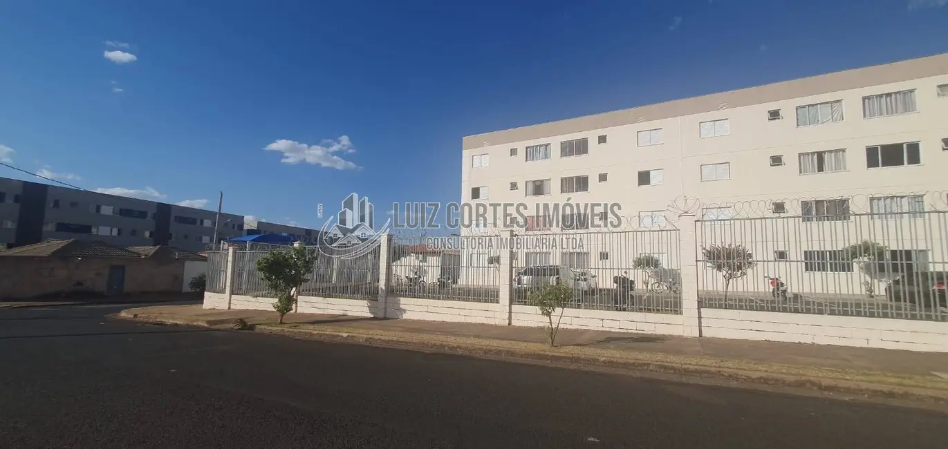 Foto 6 de Apartamento com 2 quartos à venda, 41m2 em Loteamento Residencial Pequis, Uberlandia - MG
