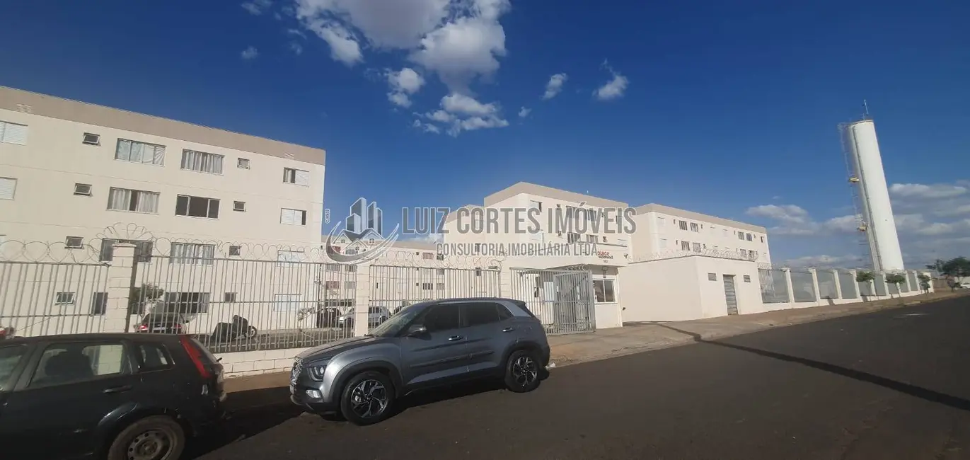 Foto 4 de Apartamento com 2 quartos à venda, 41m2 em Loteamento Residencial Pequis, Uberlandia - MG