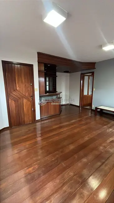 Casa com 4 quartos à venda, 360m2 em Saraiva, Uberlandia - MG - imagem 1 Foto 1 de Casa com 4 quartos à venda, 360m2 em Saraiva, Uberlandia - MG