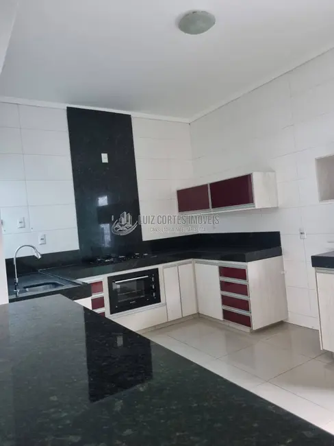 Foto 1 de Casa com 3 quartos à venda, 250m2 em Jardim Holanda, Uberlandia - MG