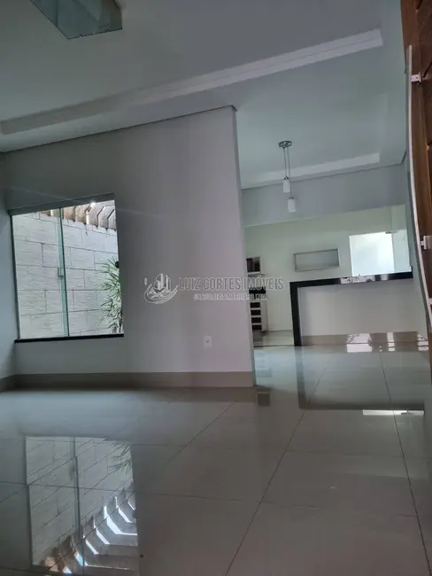 Foto 7 de Casa com 3 quartos à venda, 250m2 em Jardim Holanda, Uberlandia - MG