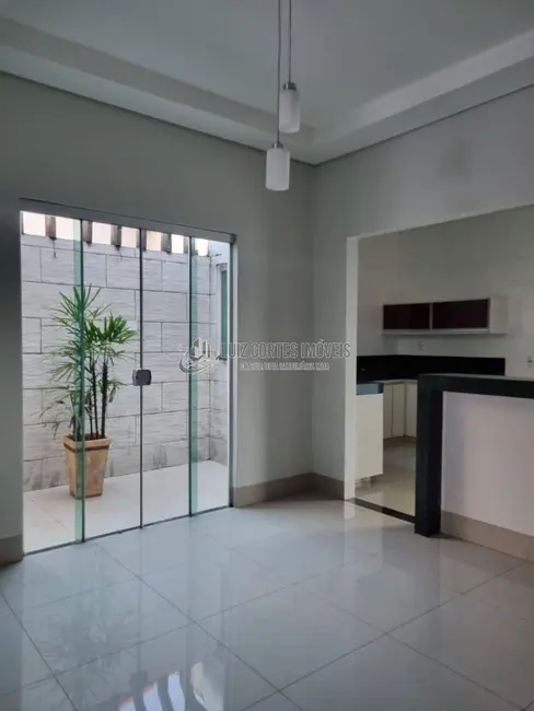 Foto 5 de Casa com 3 quartos à venda, 250m2 em Jardim Holanda, Uberlandia - MG