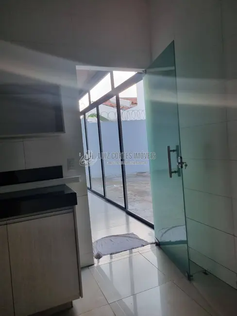 Foto 4 de Casa com 3 quartos à venda, 250m2 em Jardim Holanda, Uberlandia - MG