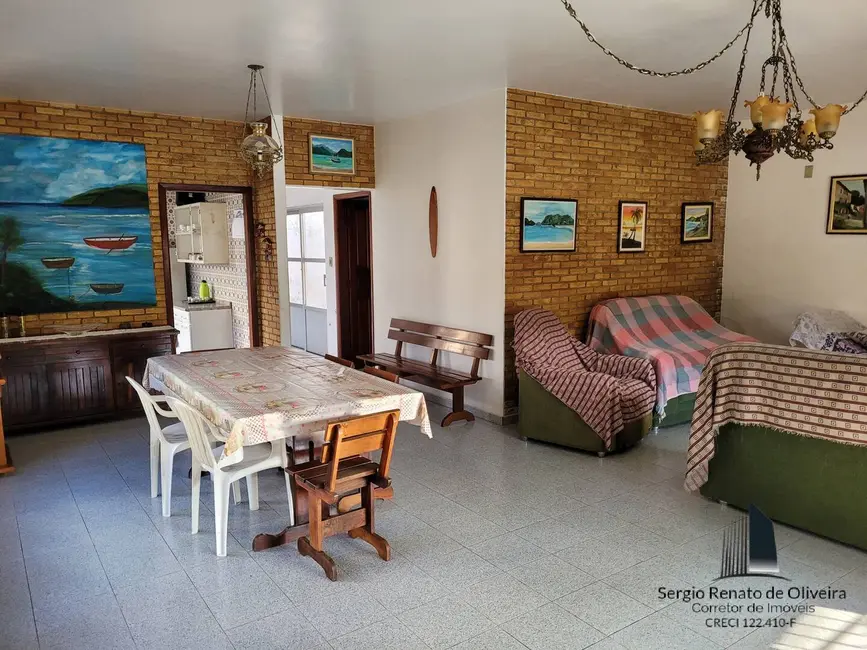Foto 1 de Casa com 6 quartos à venda em Ubatuba - SP