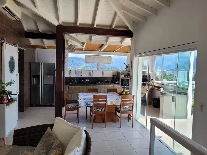 Foto 8 de Apartamento com 4 quartos à venda, 235m2 em Ubatuba - SP