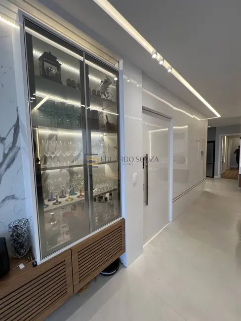 Apartamento com 3 quartos à venda, 136m2 em Enseada Azul, Guarapari - ES - imagem 3 Foto 3 de Apartamento com 3 quartos à venda, 136m2 em Enseada Azul, Guarapari - ES