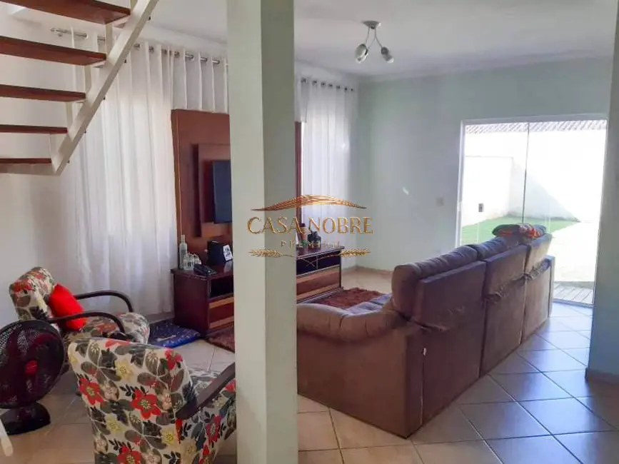 Foto 3 de Casa com 4 quartos à venda, 300m2 em Parque São Luís, Taubate - SP